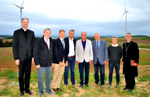 Foto Zeitung Einweihung.jpeg Foto Zeitung Einweihung.jpeg